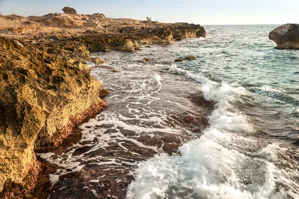 Rocher dans la mer — Photo