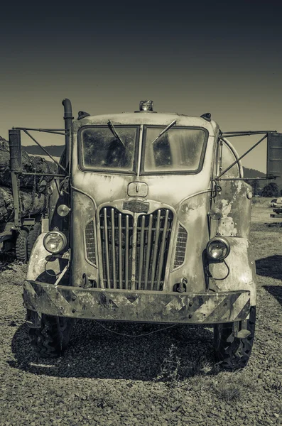 Tanque de óleo velho — Fotografia de Stock