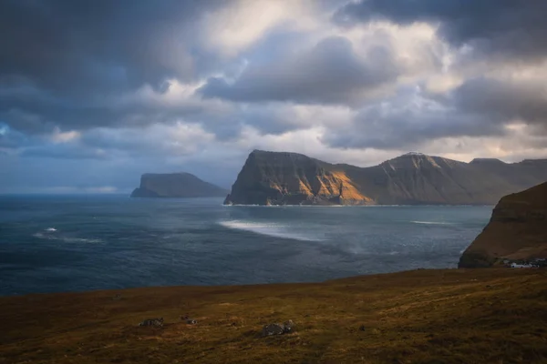 Faroe Adaları Ndaki Kallur Deniz Feneri Nin Güzel Hava Manzarası — Stok fotoğraf