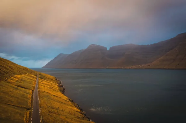 Isole Faroe Isola Kalsoy Villaggio Husar Tramonto Luce Durig Crepuscolo — Foto Stock