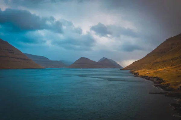 Islas Feroe Isla Kalsoy Pueblo Husar Luz Del Atardecer Durante —  Fotos de Stock