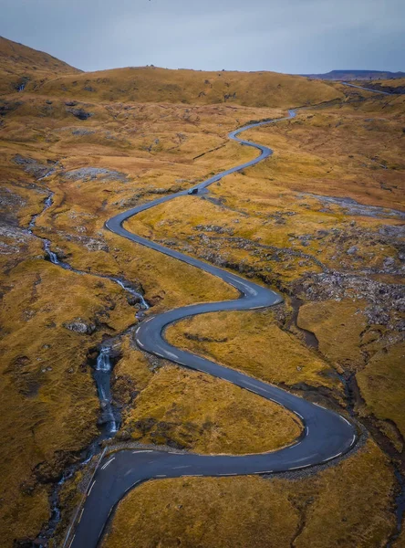 Letecký Pohled Hadovitou Silnici Ostrově Streymoy Obce Nordradalur Výhledem Ostrov — Stock fotografie