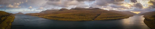 Solnedgång Över Färöarna Vulkanisk Skärgård Atlanten Eysturoy Färöarna Panoramabild November — Stockfoto