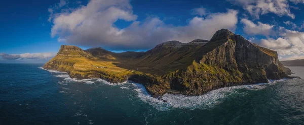 Autumn View Mulafossur Waterfall Gasadalur Village Background Entire Vagar Island — ストック写真