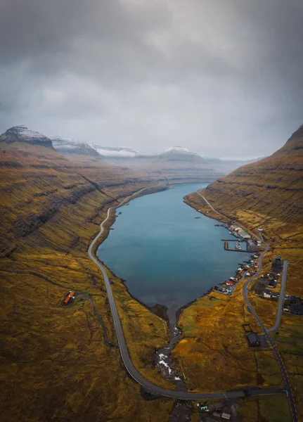 Vue Panoramique Aérienne Fjord Funningsfjordur Avec Ciel Nuageux Spectaculaire Montagnes — Photo