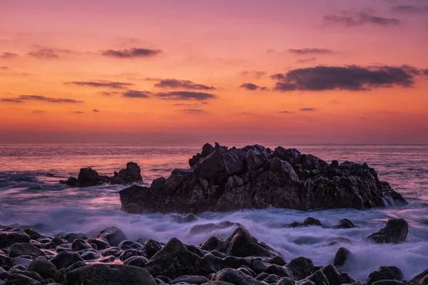 Sunrise on Reis Magos beach. Canico, Madeira, Portugal. October 2021. — Stock Photo, Image