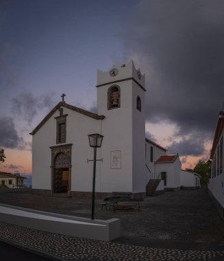 Igreja de Santana, Madeira Adası, Portekiz. Gün batımı, Ekim 2021