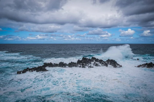 Porto Moniz Βράχια Και Κύματα Στην Καταιγίδα Όμορφο Τοπίο Της — Φωτογραφία Αρχείου