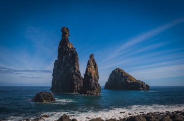 Ribeira da Janela, Madeira, Portekiz 'de volkanik kaya oluşumu. Ekim 2021.