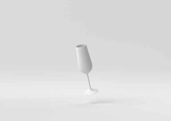 Copo Vinho Branco Flutuando Fundo Branco Ideia Conceito Mínimo Criativo — Fotografia de Stock