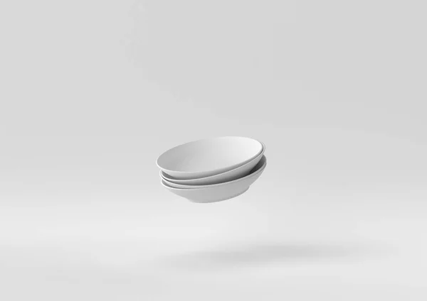 Білі Тарілки Посуду Плавають Білому Тлі Мінімальна Концепція Ідеї Творча — стокове фото