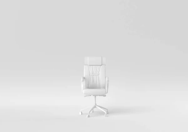 Weißer Bürostuhl Auf Weißem Hintergrund Minimale Konzeptidee Monochrom Darstellung — Stockfoto