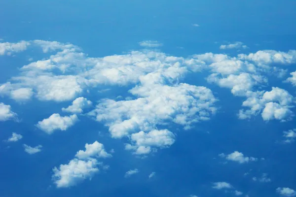 Kék ég és fehér felhő — Stock Fotó
