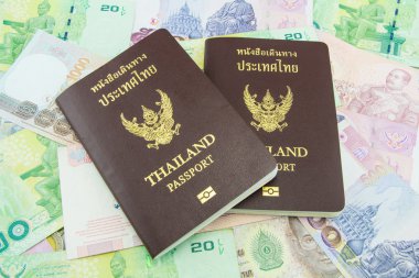 Tayland banknotların üzerinde Tayland pasaportu