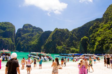 çok mahya defne insan dururken, resmi tatil günleri Tayland ya da hafta sonu