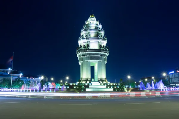 Onafhankelijkheidsplein in phnom penh, Cambodja — Stockfoto