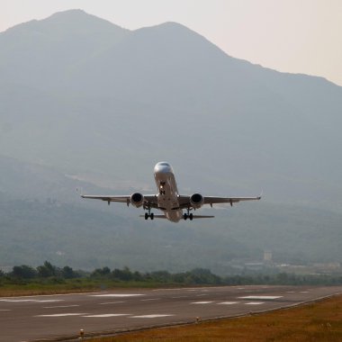 lekelenme, tivat, Karadağ, airbus, a320, airbus 320, unww belirleyiciler, runway