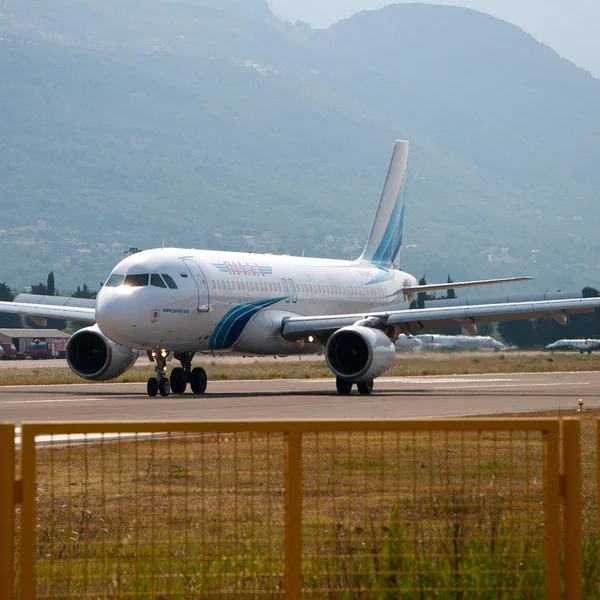 Spotten, tivat, montenegro, airbus, a320, airbus 320, unww spotters, runway — Stockfoto