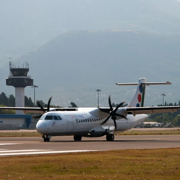 Spotten, tivat, montenegro, airbus, a320, airbus 320, unww spotters, runway — Stockfoto