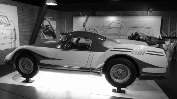 イタリア トリノ 2021年6月20日 トリノ自動車博物館でアンティーク自動車スポーツを垣間見る — ストック写真