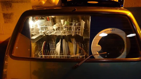 ตาล นายน 2021 เคร องซ าและเคร องล างจานท างข นในรถยนต — ภาพถ่ายสต็อก