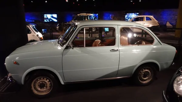 Τορίνο Ιταλία Ιουνίου 2021 Μπλε Αυτοκίνητο Αντίκες Στο Μουσείο Αυτοκινήτου — Φωτογραφία Αρχείου