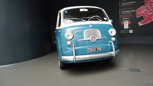 Τορίνο Ιταλία Juni 2021 Ένα Αυτοκίνητο Αντίκα Εκτίθεται Στο Μουσείο — Φωτογραφία Αρχείου