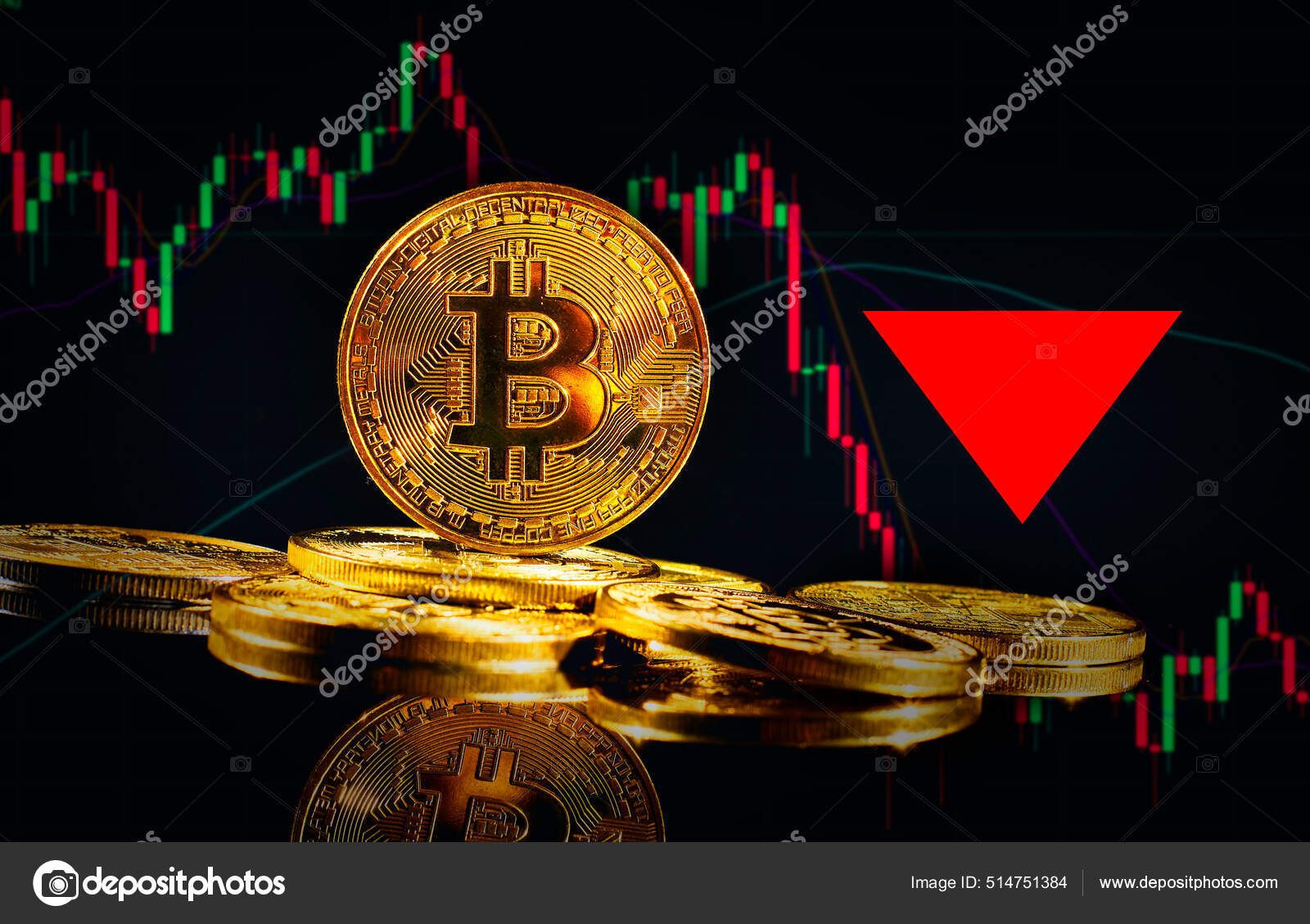 Crypto collapse. Golden coins with bitcoin logo drop at bear market.  Pullback of leader cryptocurrency Bitcoin BTC in trading. Decentralized  digital currency fell. Electronic money on black background — Stock  Editorial Photo ©