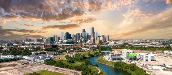 Huston Texas Zachmurzone Niebo Zachód Słońca — Zdjęcie stockowe