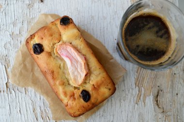 mini kek kuru üzüm ve elma