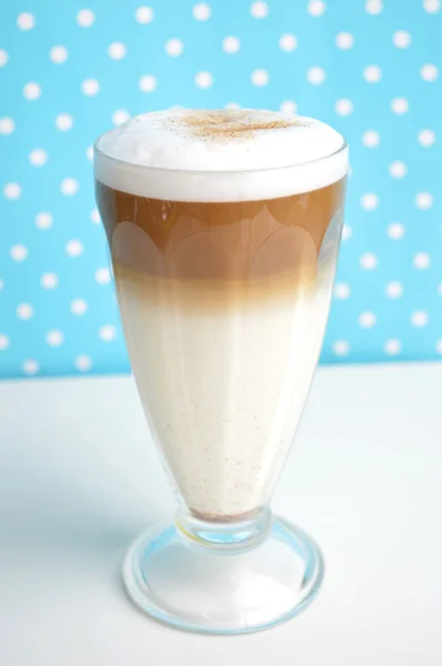 Kaffee-Latte mit Zimt — Stockfoto