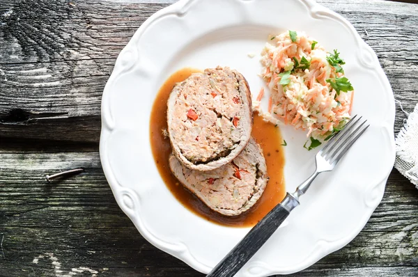 Meatloaf (beef) with salad — Stock Photo, Image