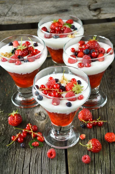 Dessert aux fruits — Photo