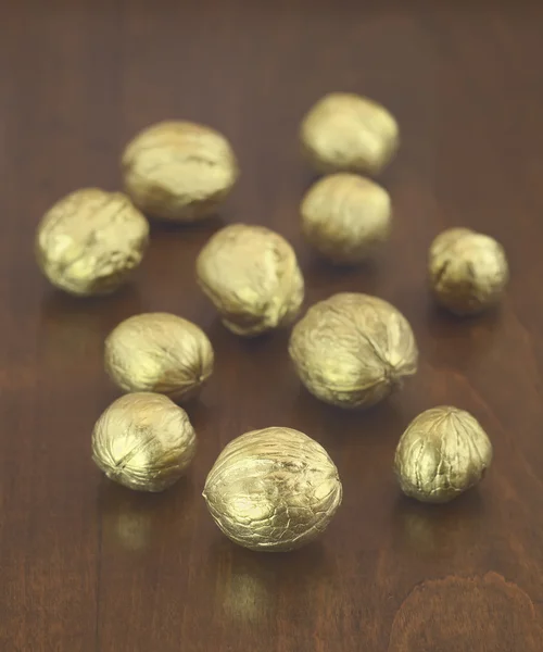 Złote orzechy włoskie — Zdjęcie stockowe