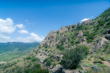 Yazın Demirci Dağı manzarası