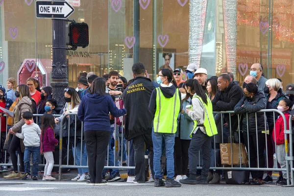 San Francisco Feb 2022 Spectators Line Streets Chinese New Year — Stock Photo, Image