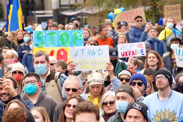 San Francisco Feb 2022 Непізнані Учасники United Stand Ukraine Protest — стокове фото