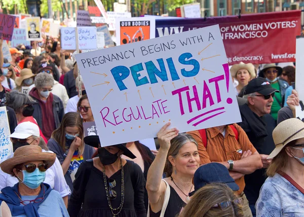 San Francisco May 2022 Unidentified Participants Marching Streets Holding Signs — Zdjęcie stockowe