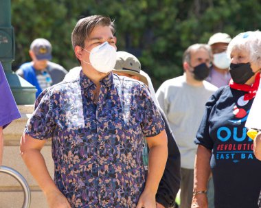 Oakland, CA - 11 Haziran, Rebecca Kaplan Yaşam Protesto Yürüyüşü için Oakland 'daki Frank H Ogawa Plaza' da.