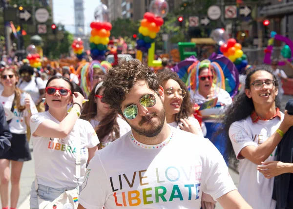 San Francisco Juni 2022 Peserta Tak Dikenal Merayakannya Parade Kebanggaan — Stok Foto