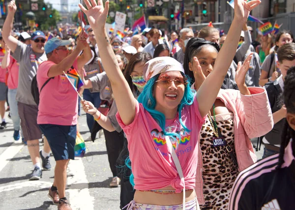 San Francisco Června 2022 Neidentifikovaní Účastníci Slaví Gayském Průvodu San — Stock fotografie