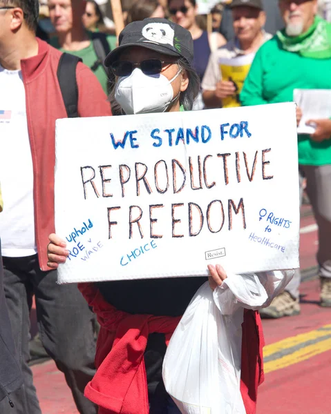San Francisco Października 2022 Uczestnicy Powstania Abortion Bayarea Zorganizowali Marsz — Zdjęcie stockowe