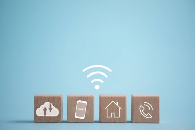 İletişim ve teknoloji ikonu konsepti, tahta blok küp sembolü telefon, bulut, e-posta, adres. Web sitesi sayfası bizimle iletişime geçin ya da e-posta pazarlaması yapın, müşteri destek konseptiyle bizimle iletişime geçin