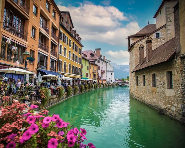 Annecy France September 2021 View City Canal Medieval Buildings Annecy — Stock Photo, Image