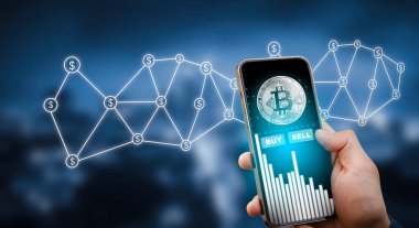 Bitcoin konsepti yığınları arasında ekranda Bitcoin grafiği olan akıllı telefon. İşadamı, hisse senedi piyasası, kripto para ve finans üzerinde büyük satın alma ve satış düğmeleri ile mobil uygulama ekranına dokundu.