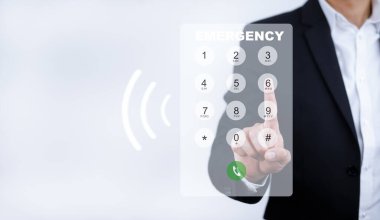 Sanal telefon tuşlarına basılı telefon tuşları, ekranda iş adamı tuşları, ekranda telefon numarası, akıllı telefonda parmak numarası, arama yapmak için arama yapmak, kapatmak,