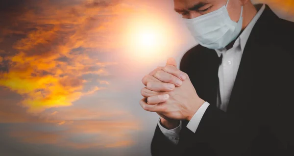 Imprenditore Mano Pregare Adorare Dio Usando Mani Pregare Sullo Sfondo — Foto Stock