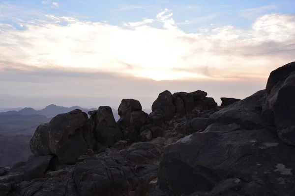 Egypten. Utsikt från Mount Sinai på morgonen vid soluppgången. — Stockfoto