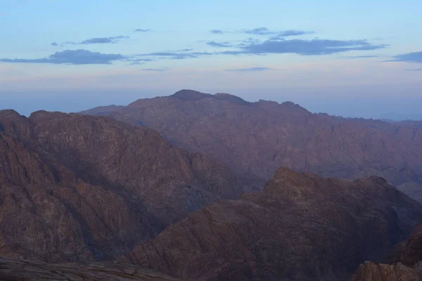 Egypten. Utsikt från Mount Sinai på morgonen vid soluppgången. — Stockfoto