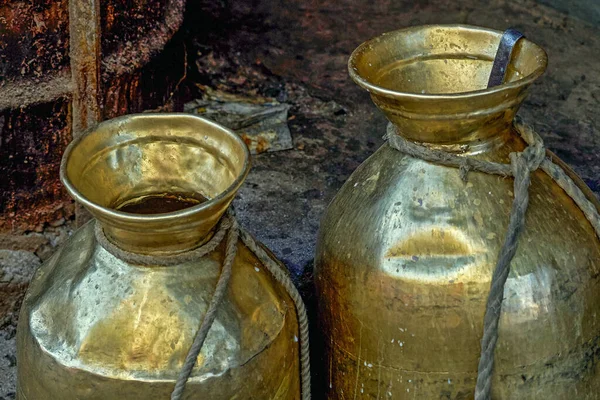 Nov 2007 Traditional Empty Brass Milk Caring Vassell Pushkar Rajasthan — Stock Photo, Image